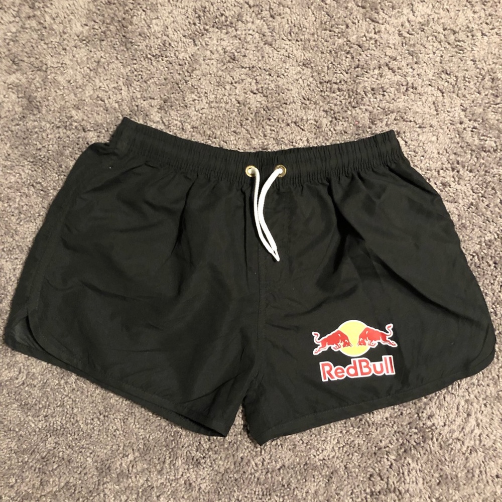 Jogging shorts. L size but run on the small size.